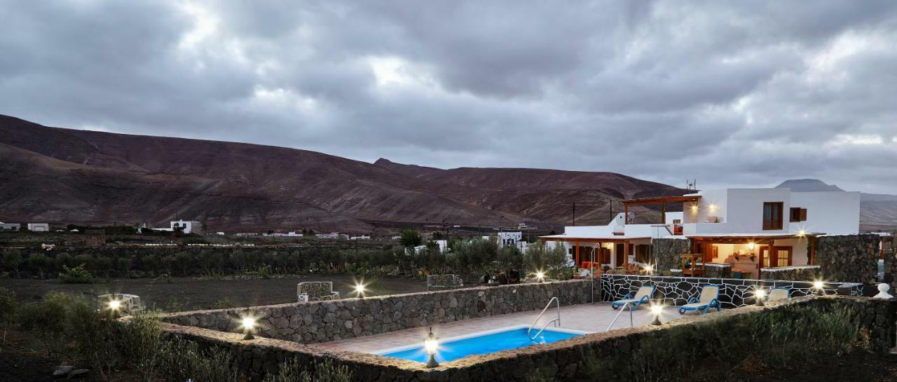 Villa Nueva Mala Bagian luar foto